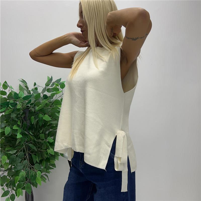 gilet con scollo tondo e spacchi laterali nives